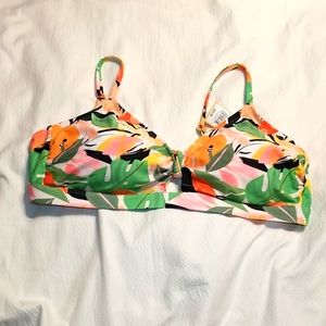 NWT NO WIRE KEYHOLE BIKINI TOP SWIMSUIT SWIM VOLLEYBALL WORK OUT